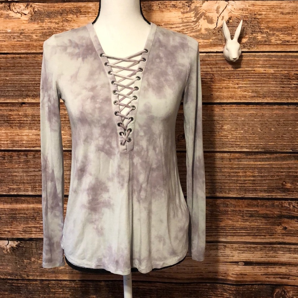 Aeo• Tye Dye V Neck - Picture 1 of 4
